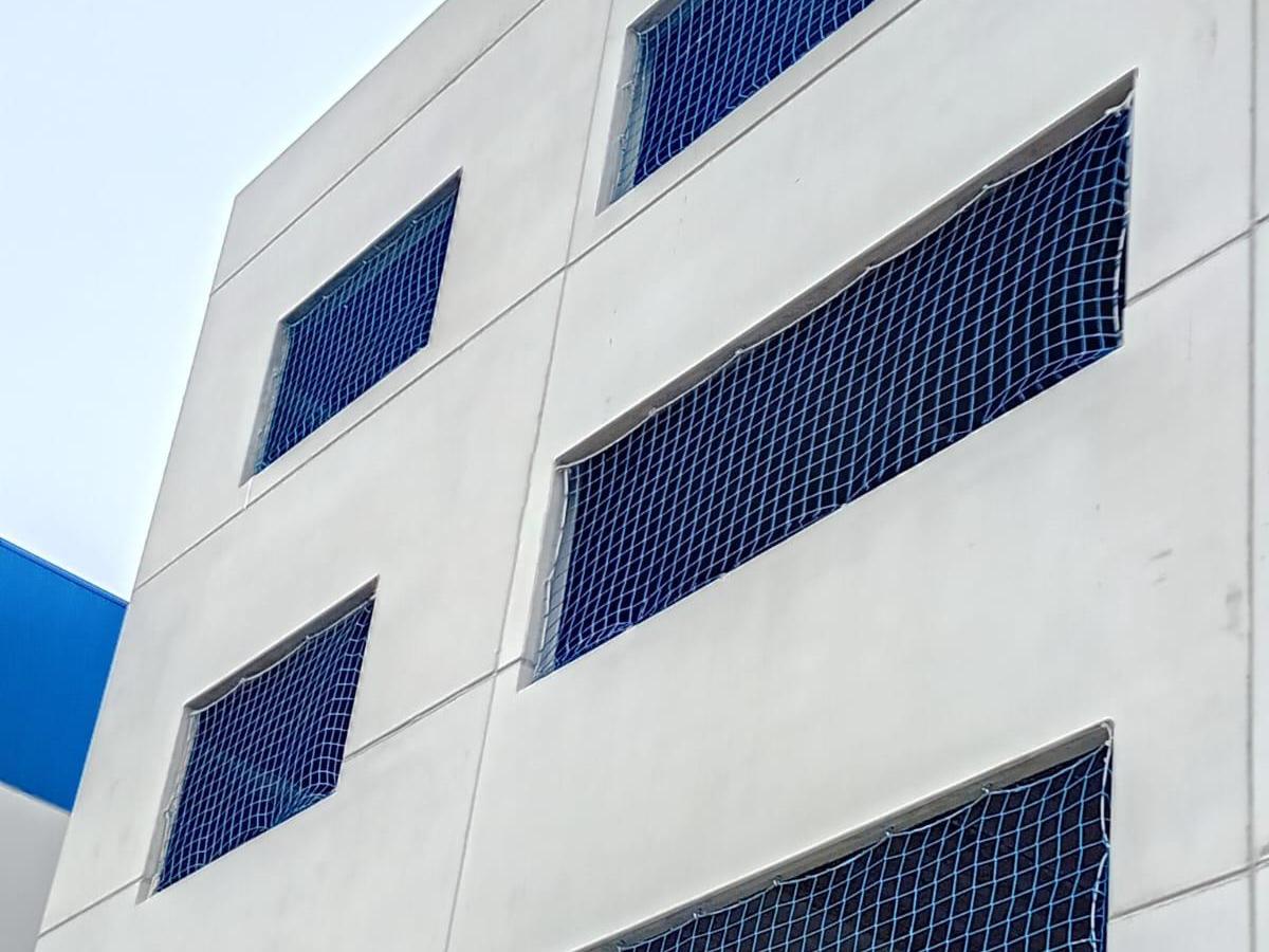 Emisión de certificado de montaje para la instalación de redes de seguridad Tipo S y U, garantizando la seguridad en la obra.